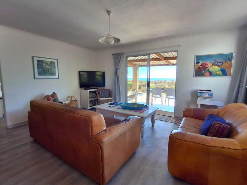 2 Bedroom Property for Sale in Hannasbaai Western Cape